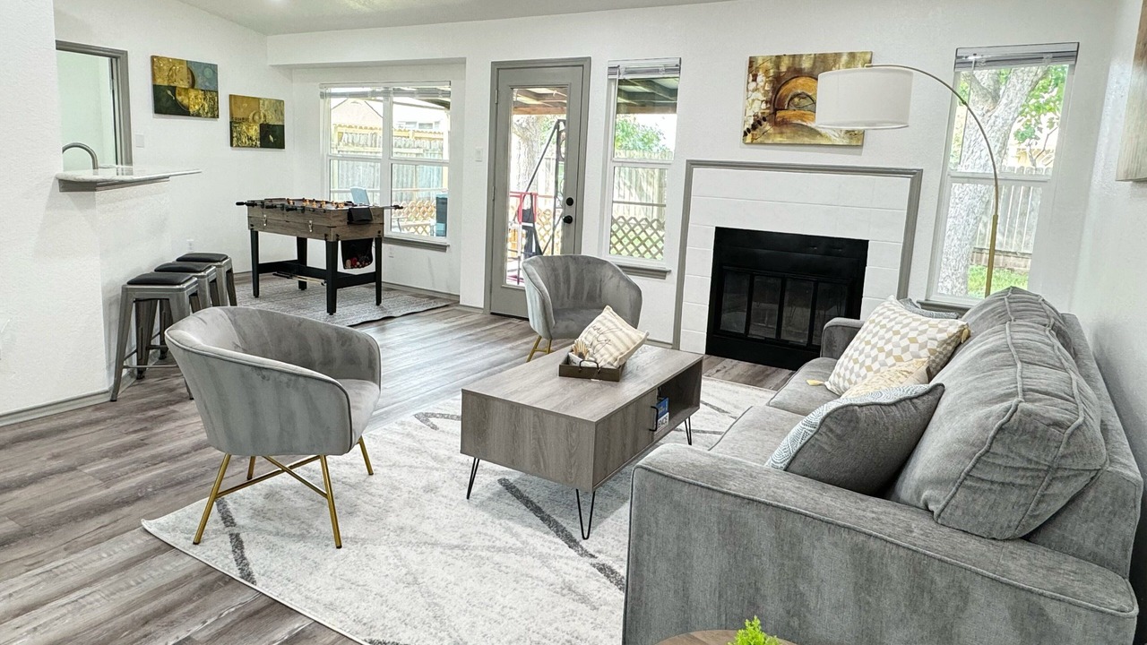 Photo of Livingroom in Anderson Mill West