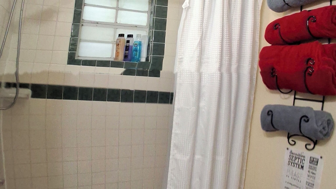 Photo of Bathroom in Redwood