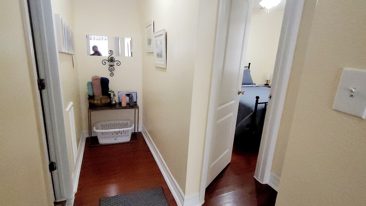 Photo of Bedroom in Redwood