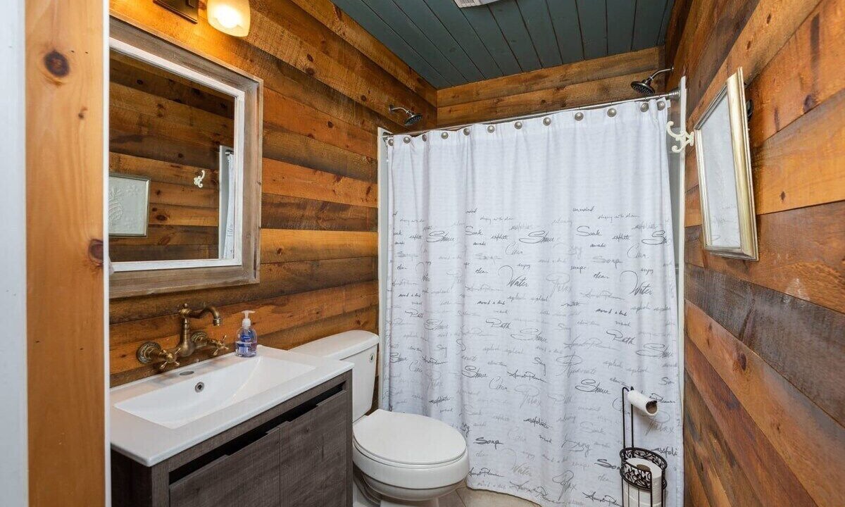 Photo of Bathroom in Swoope