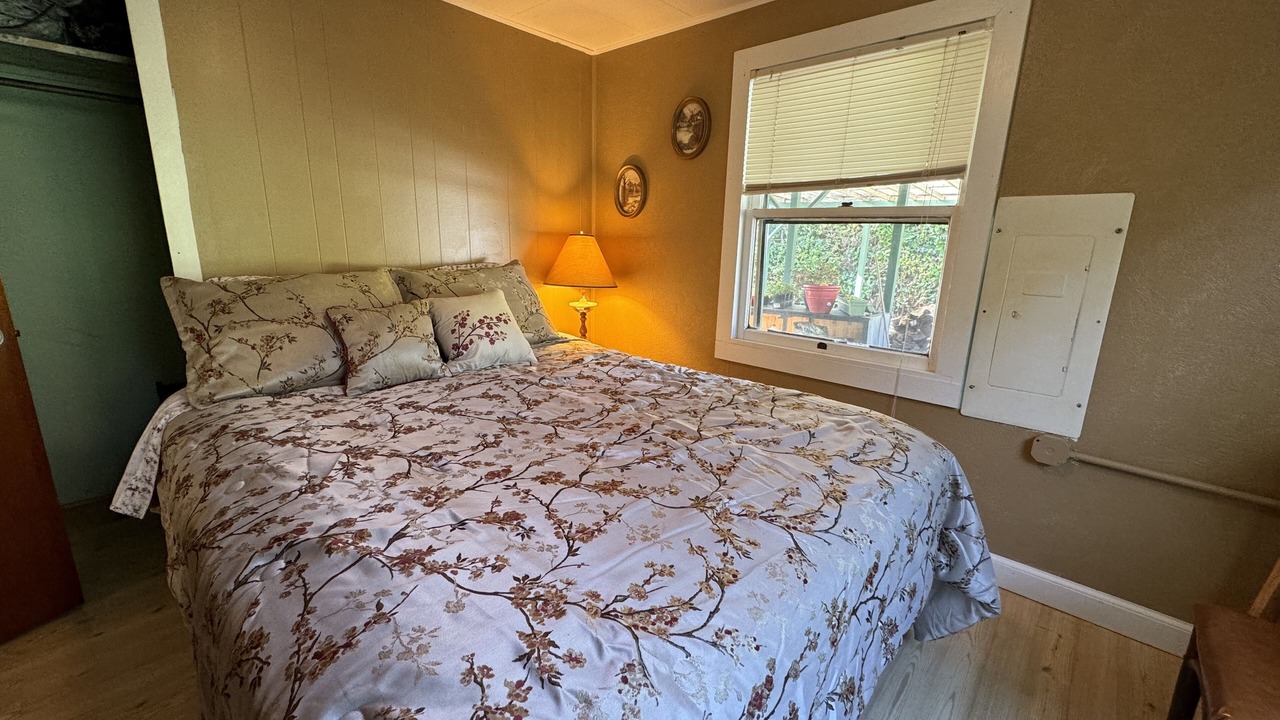 Photo of Bedroom in Smith River