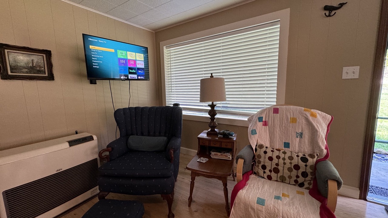 Photo of Livingroom in Smith River