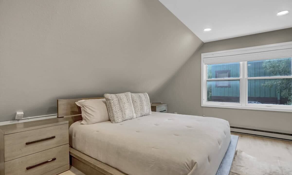 Photo of Bedroom in Willow Creek Highlands