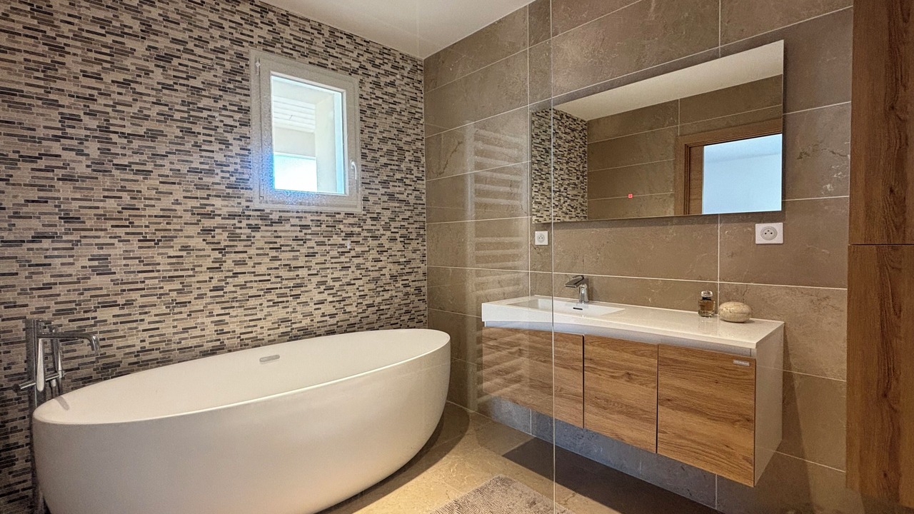 Photo of Bathroom in Campagnan
