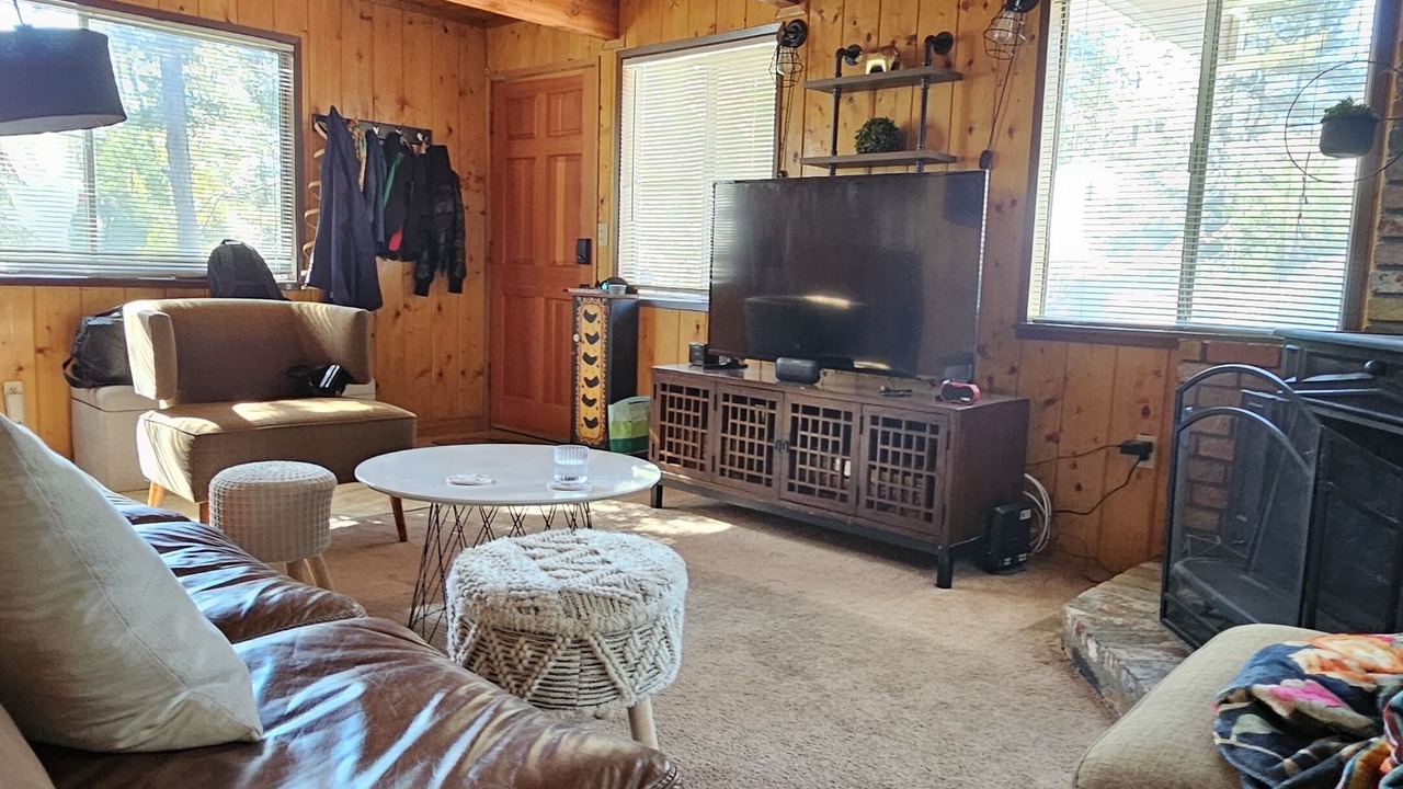 Photo of Livingroom in Arrowbear Lake