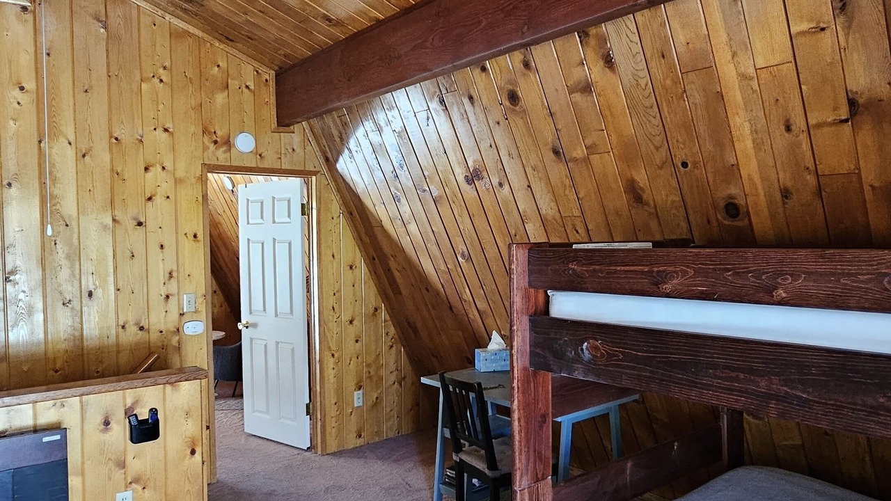 Photo of Bedroom in Arrowbear Lake