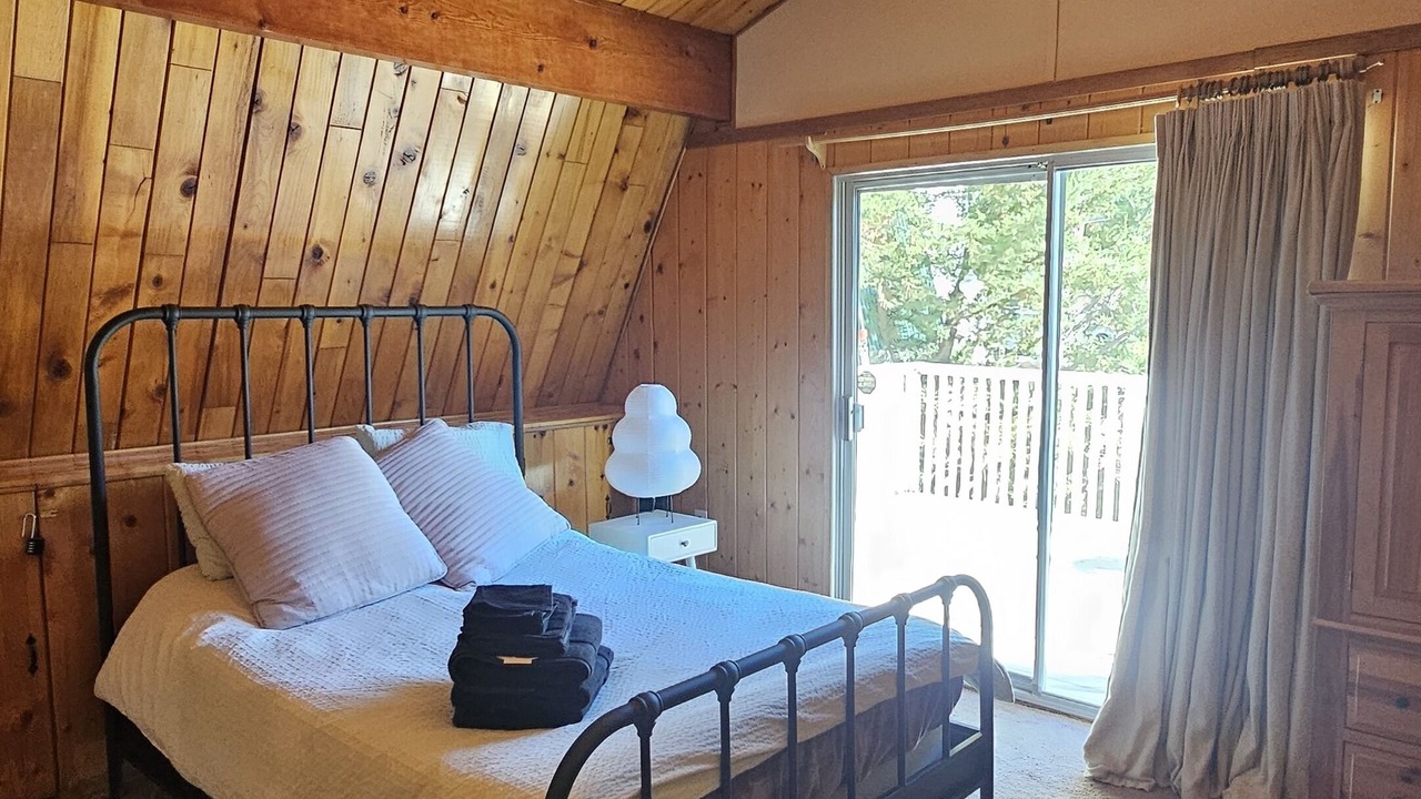Photo of Bedroom in Arrowbear Lake