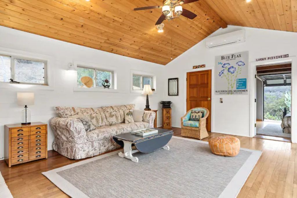Photo of Livingroom in Topanga