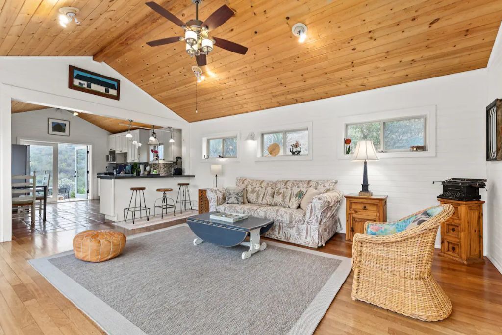 Photo of Livingroom in Topanga