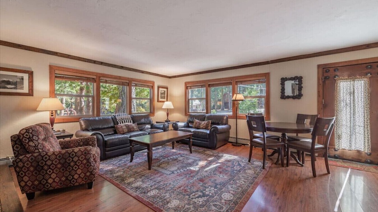Photo of Livingroom in Homewood