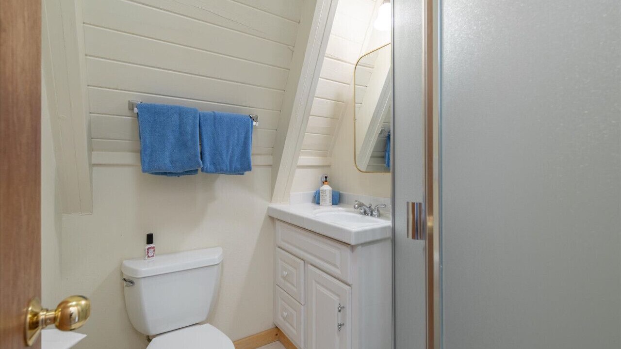 Photo of Bathroom in Tahoma