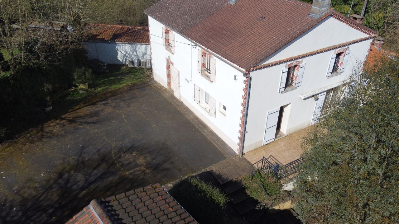 Photo of Outdoor in Saint-Hilaire-le-Vouhis