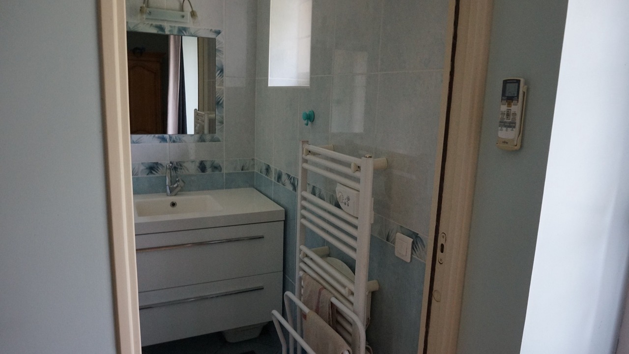 Photo of Bathroom in Saint-Hilaire-le-Vouhis