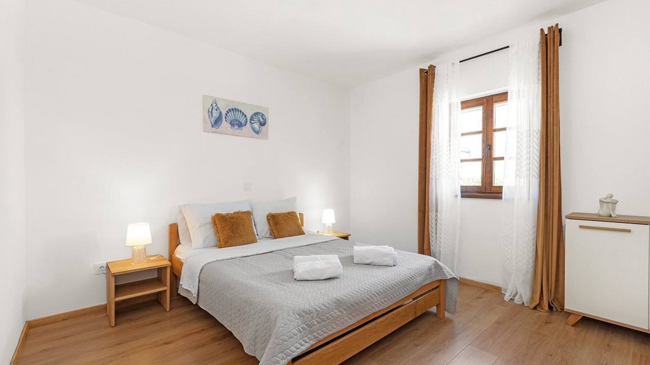 Photo of Bedroom in Muline