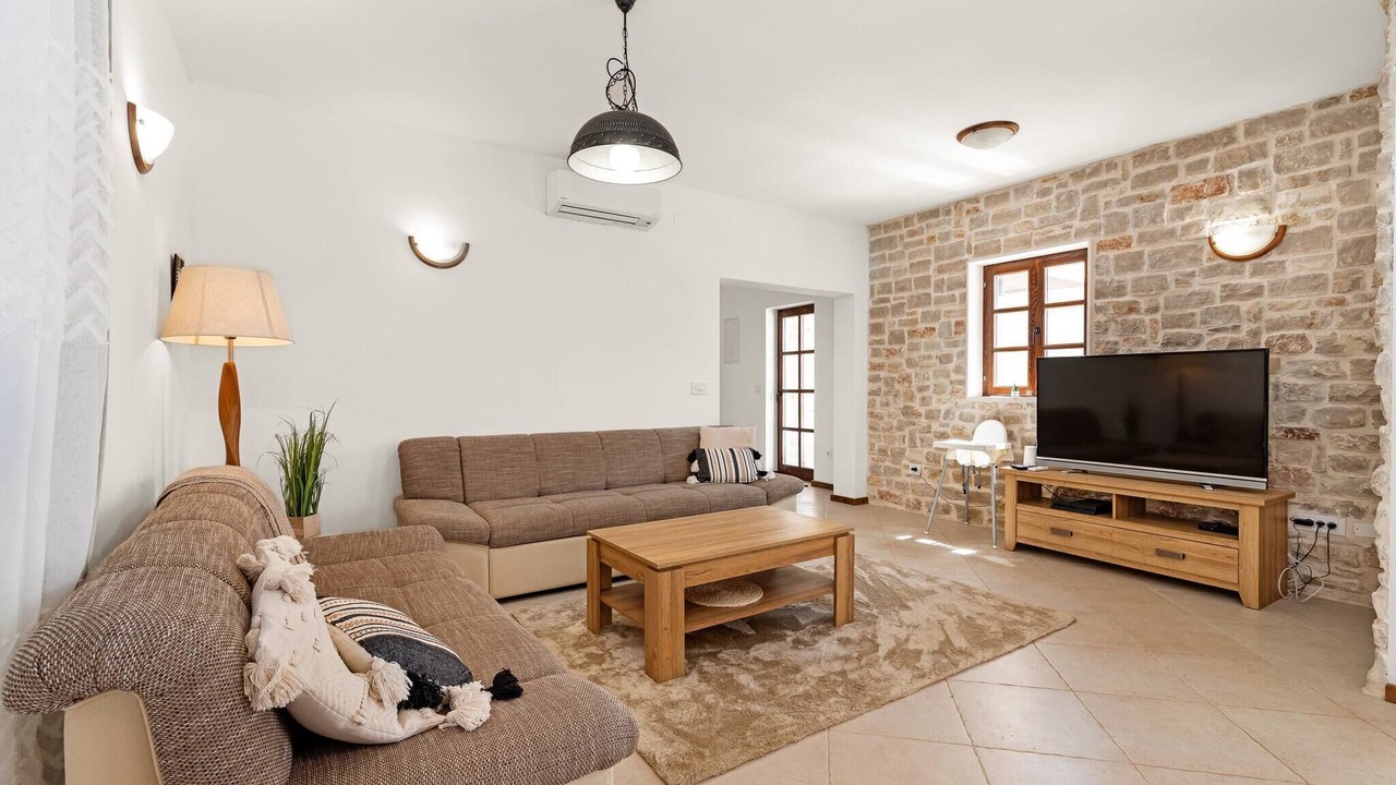 Photo of Livingroom in Muline