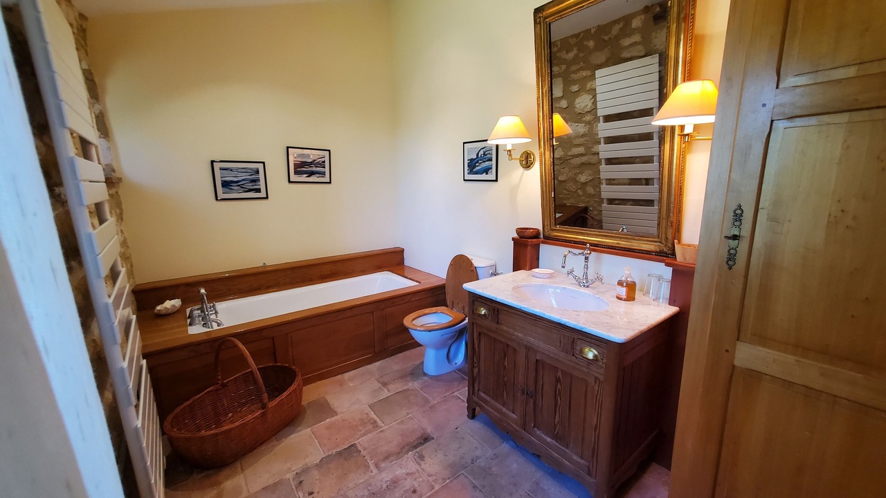 Photo of Bathroom in Larroque-Saint-Sernin