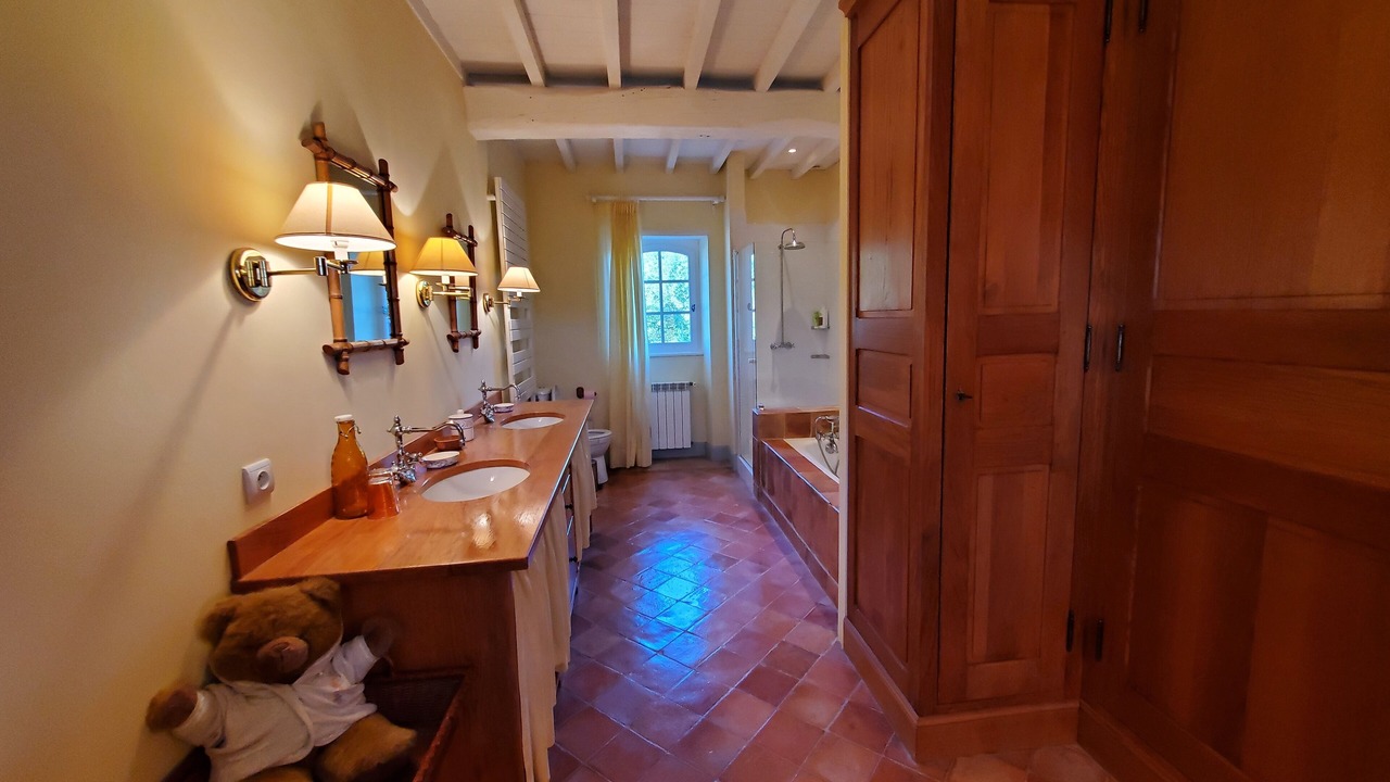 Photo of Bathroom in Larroque-Saint-Sernin