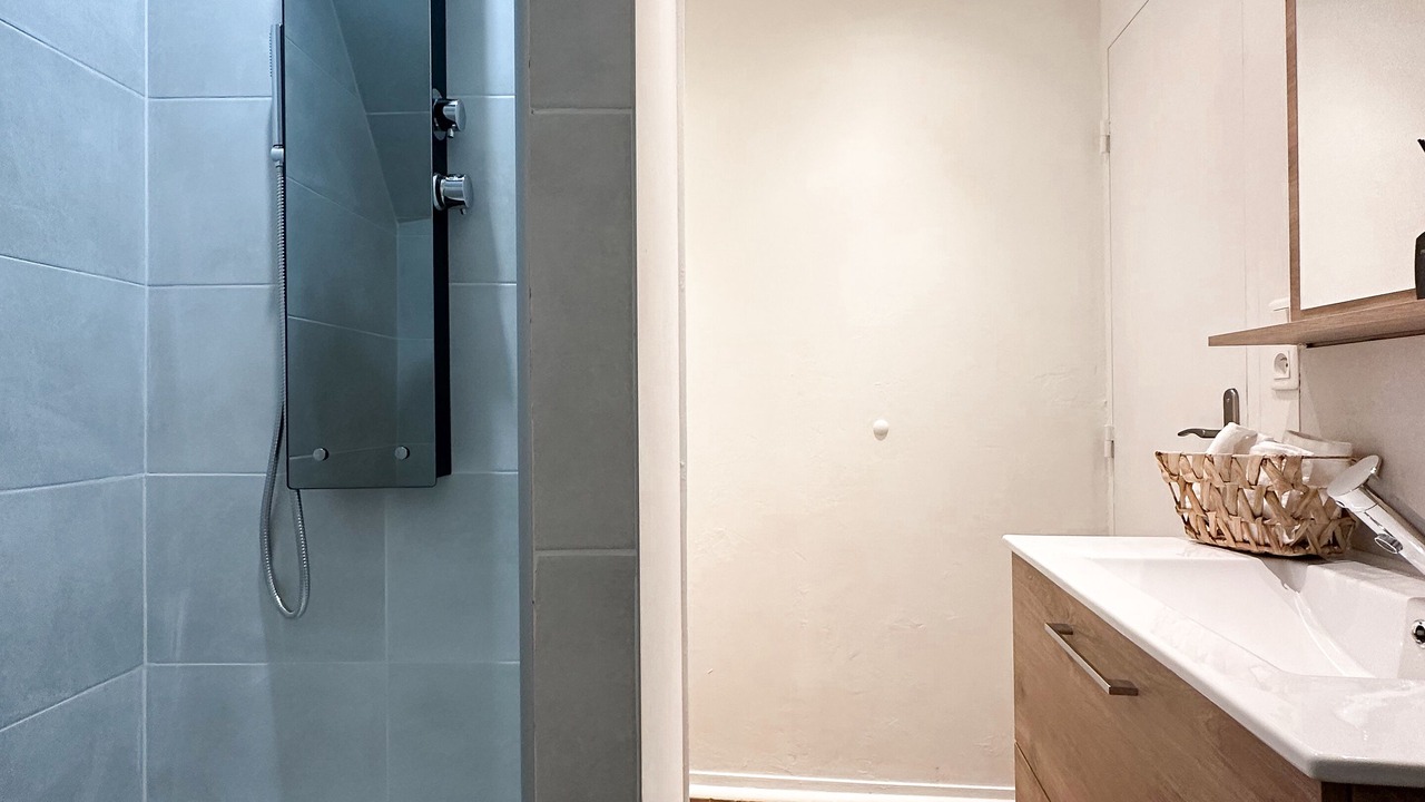 Photo of Bathroom in Sahurs