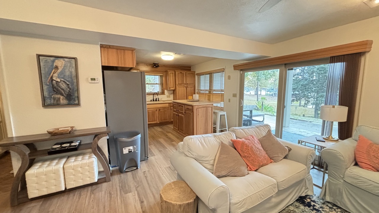 Photo of Livingroom in South Toledo Bend
