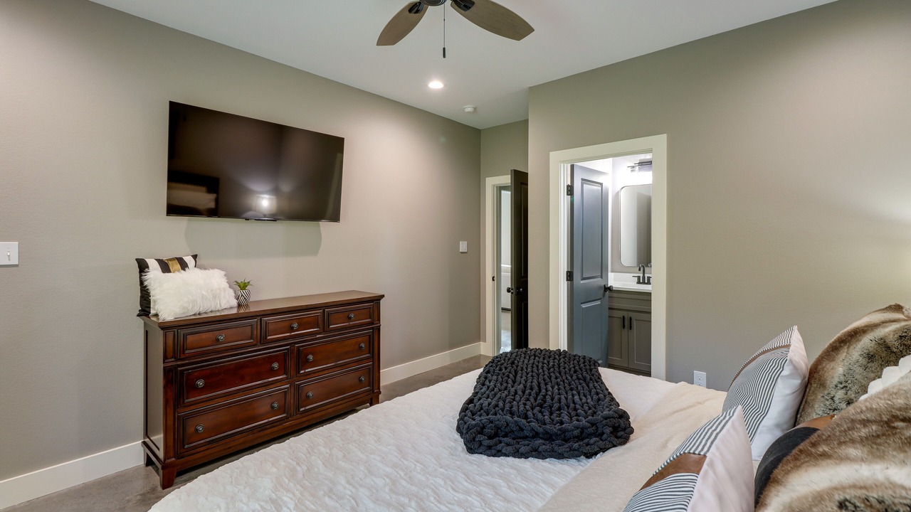 Photo of Bedroom in Higden