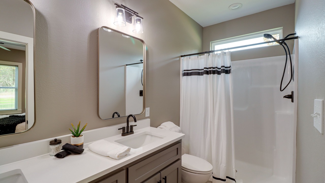 Photo of Bathroom in Higden