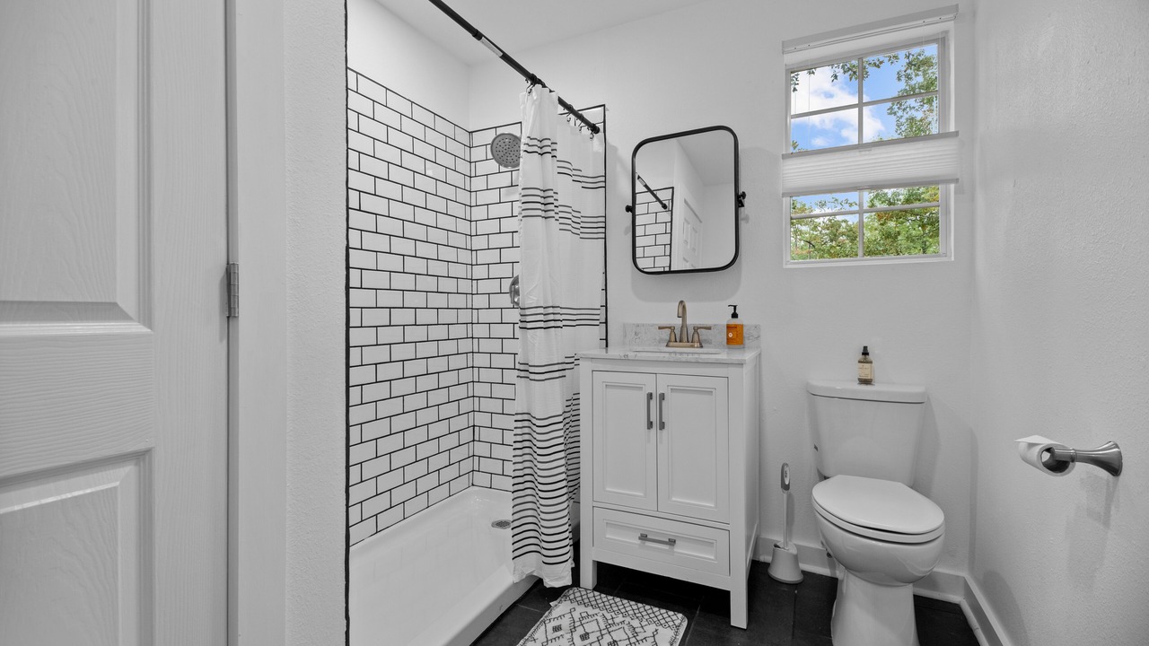 Photo of Bathroom in Zavalla