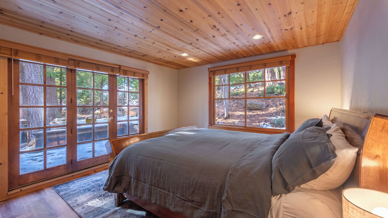 Photo of Bedroom in Tahoe City