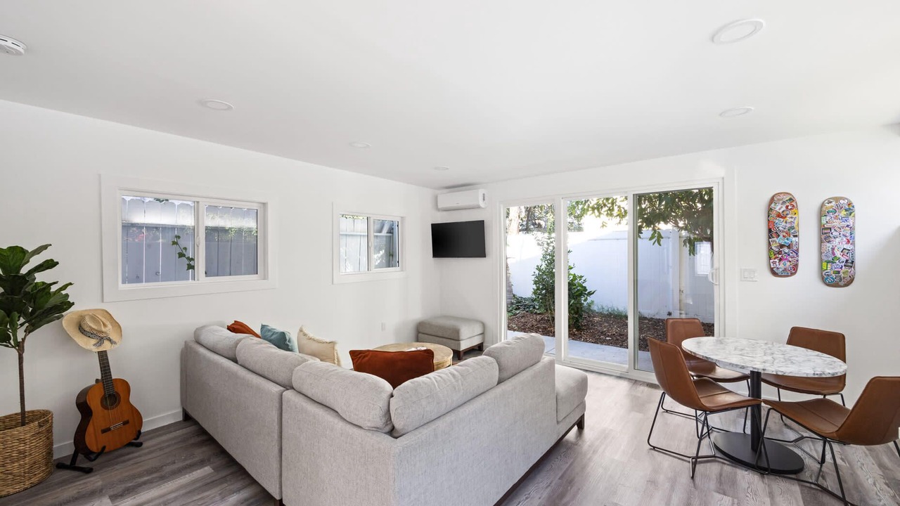 Photo of Livingroom in Del Rey