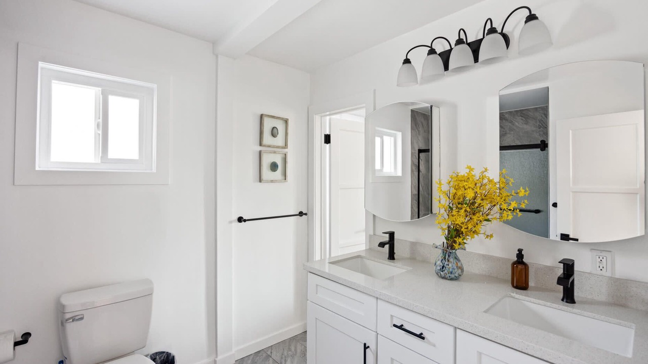 Photo of Bathroom in Del Rey