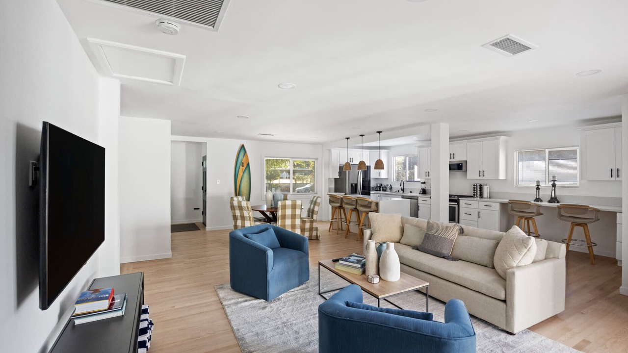 Photo of Livingroom in Del Rey