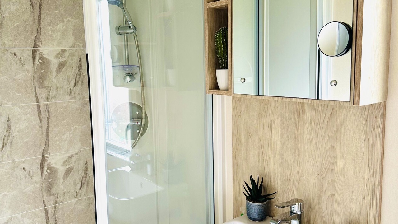 Photo of Bathroom in Cayton Bay