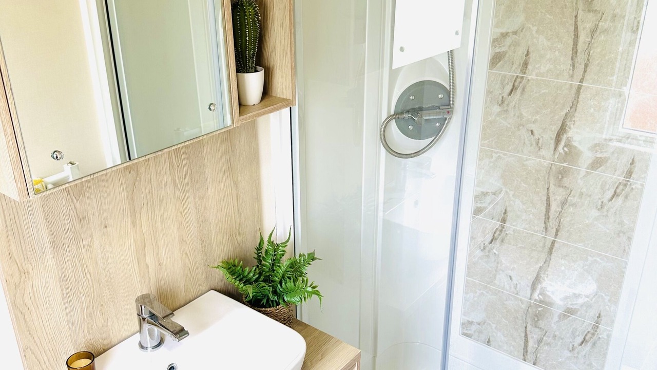 Photo of Bathroom in Cayton Bay