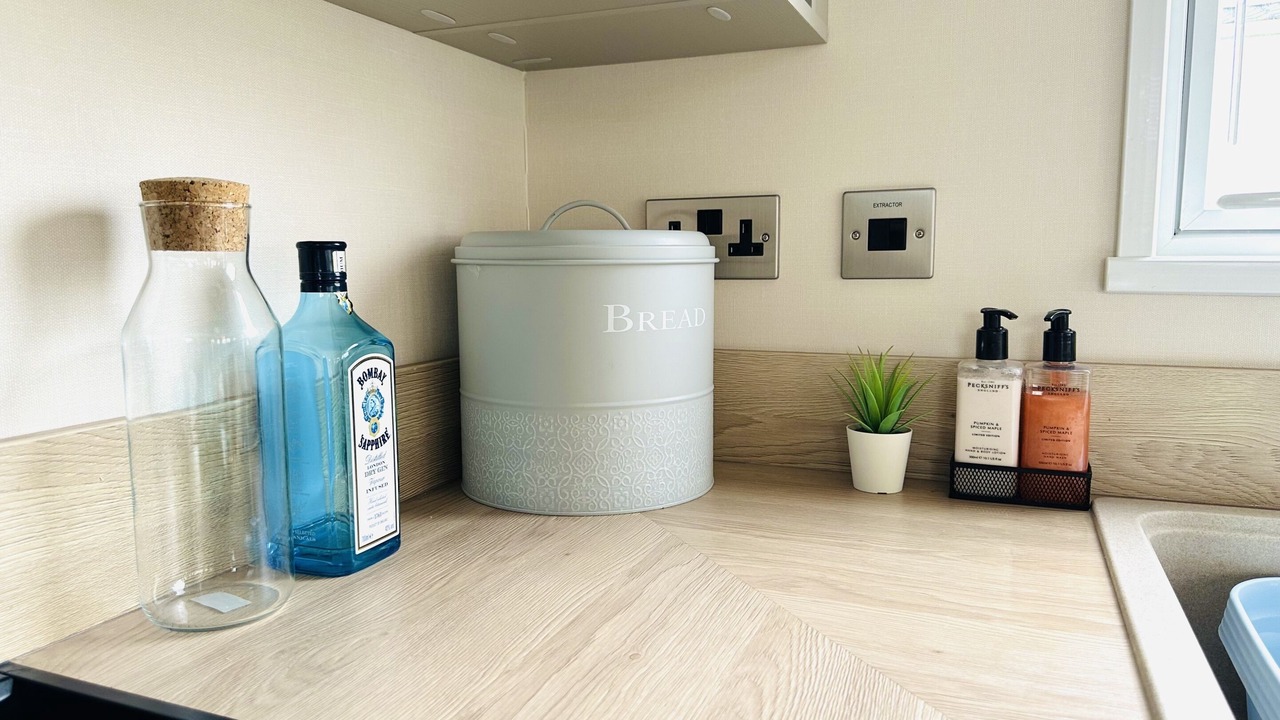 Photo of Others in Cayton Bay