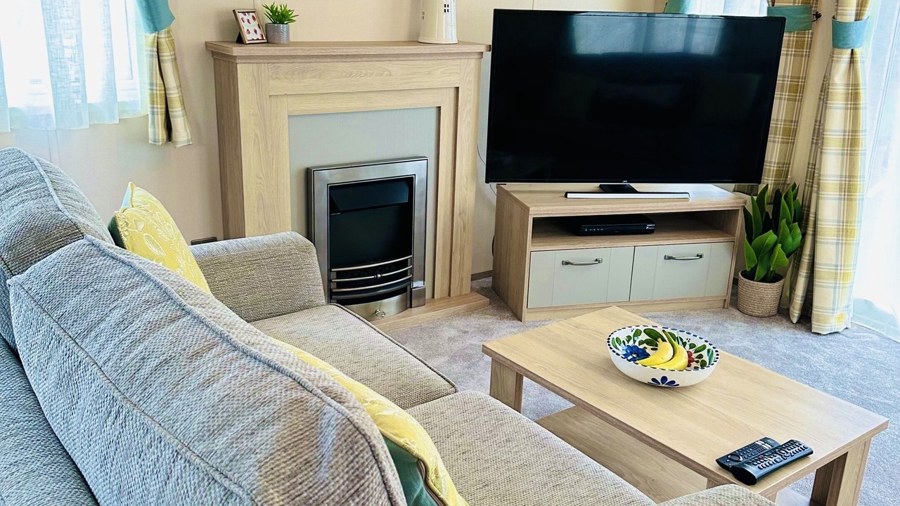 Photo of Bedroom in Cayton Bay