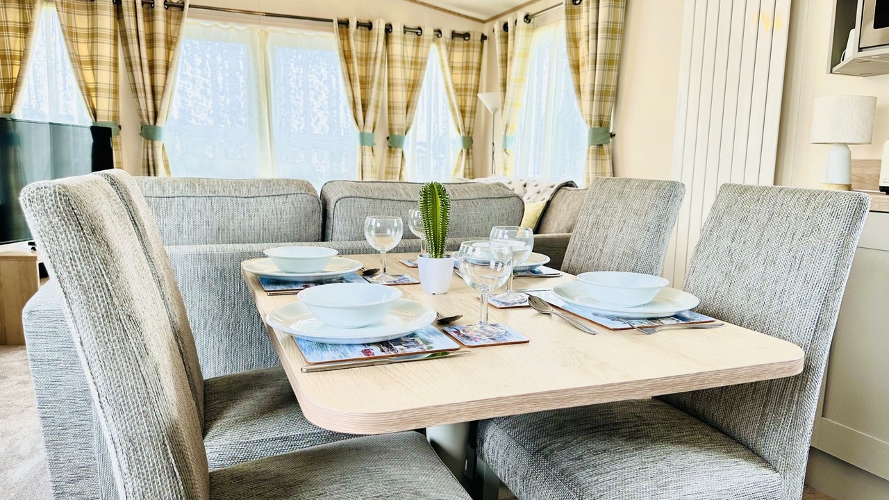 Photo of Others in Cayton Bay