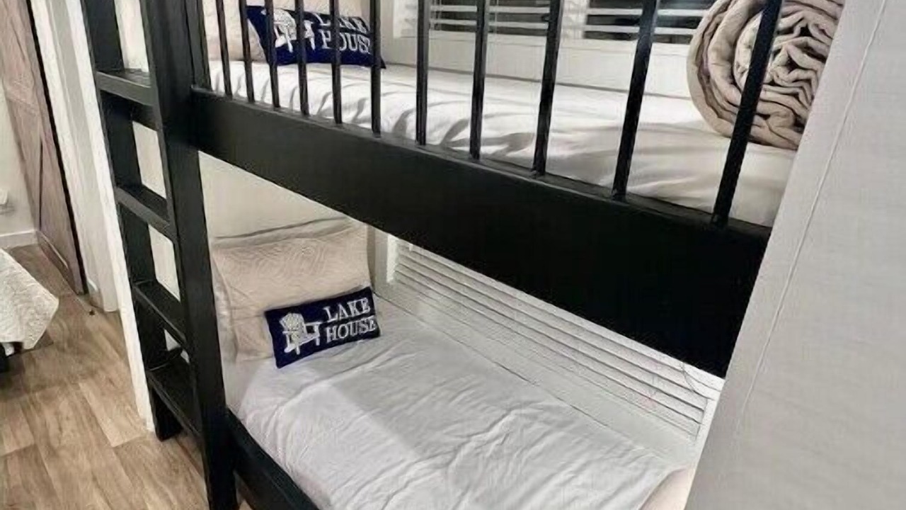 Photo of Bedroom in Springville