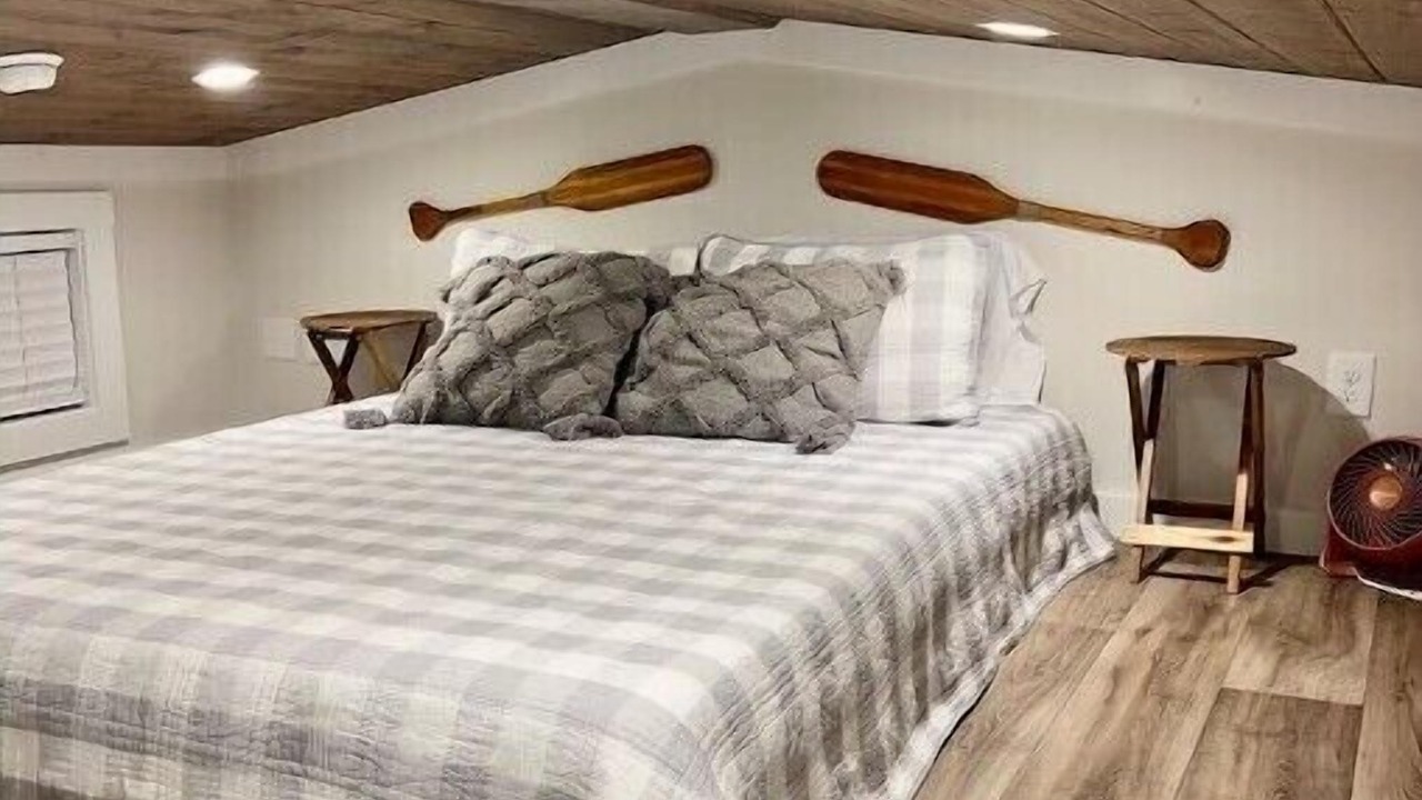 Photo of Bedroom in Springville