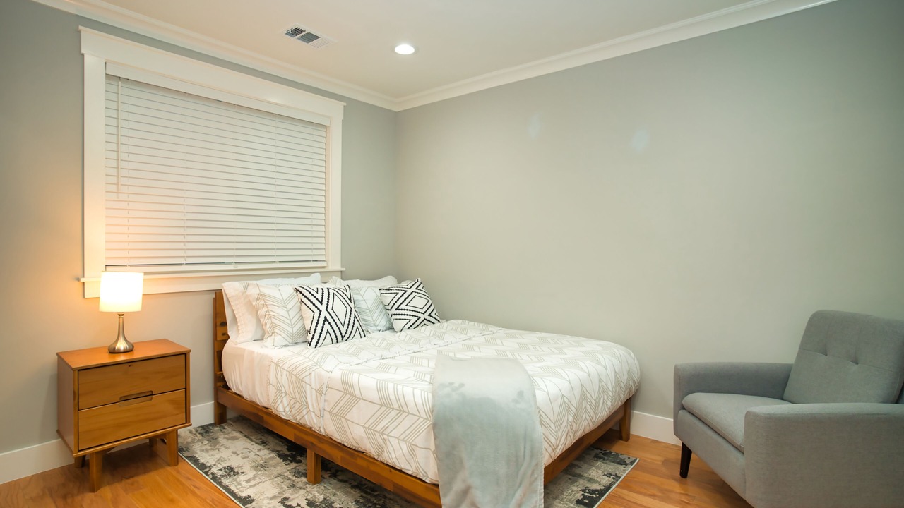 Photo of Bedroom in Emeryville