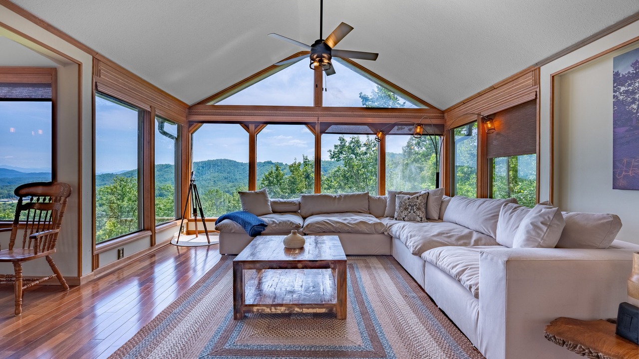 Photo of Livingroom in Murphy