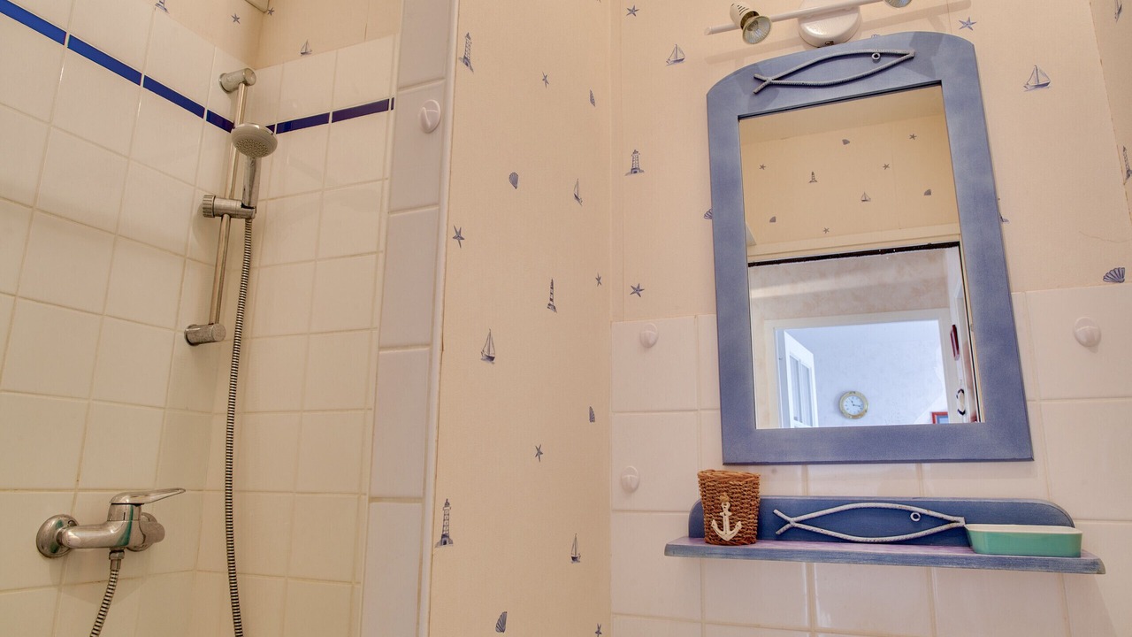 Photo of Bathroom in Plobannalec-Lesconil