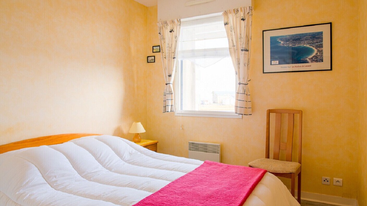 Photo of Bedroom in Plobannalec-Lesconil
