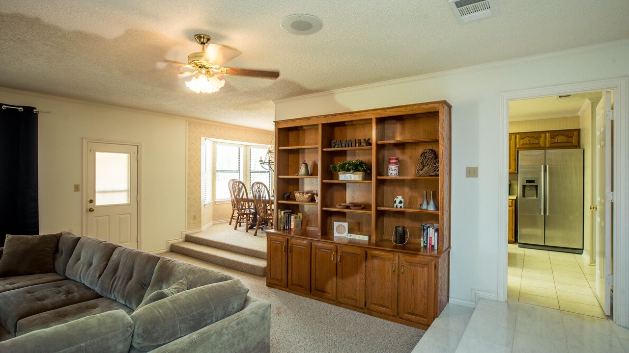 Photo of Livingroom in Sanger