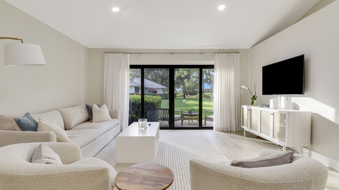 Photo of Livingroom in Palm Beach Gardens