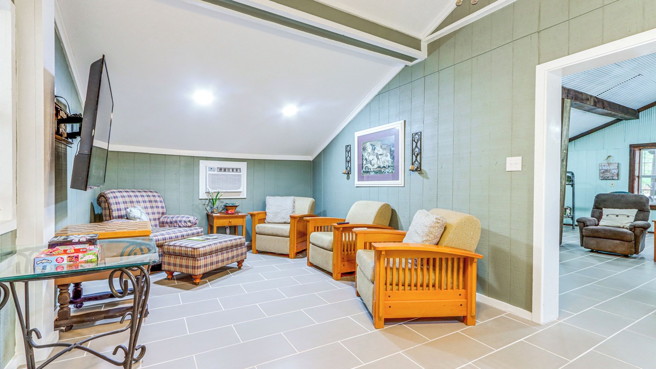 Photo of Livingroom in Elkins