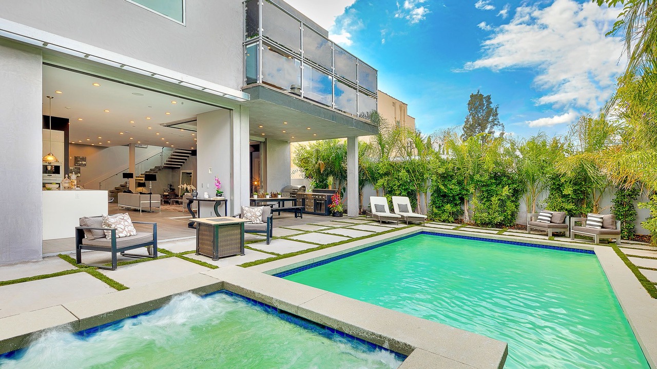 Photo of Outdoor in Beverly Grove