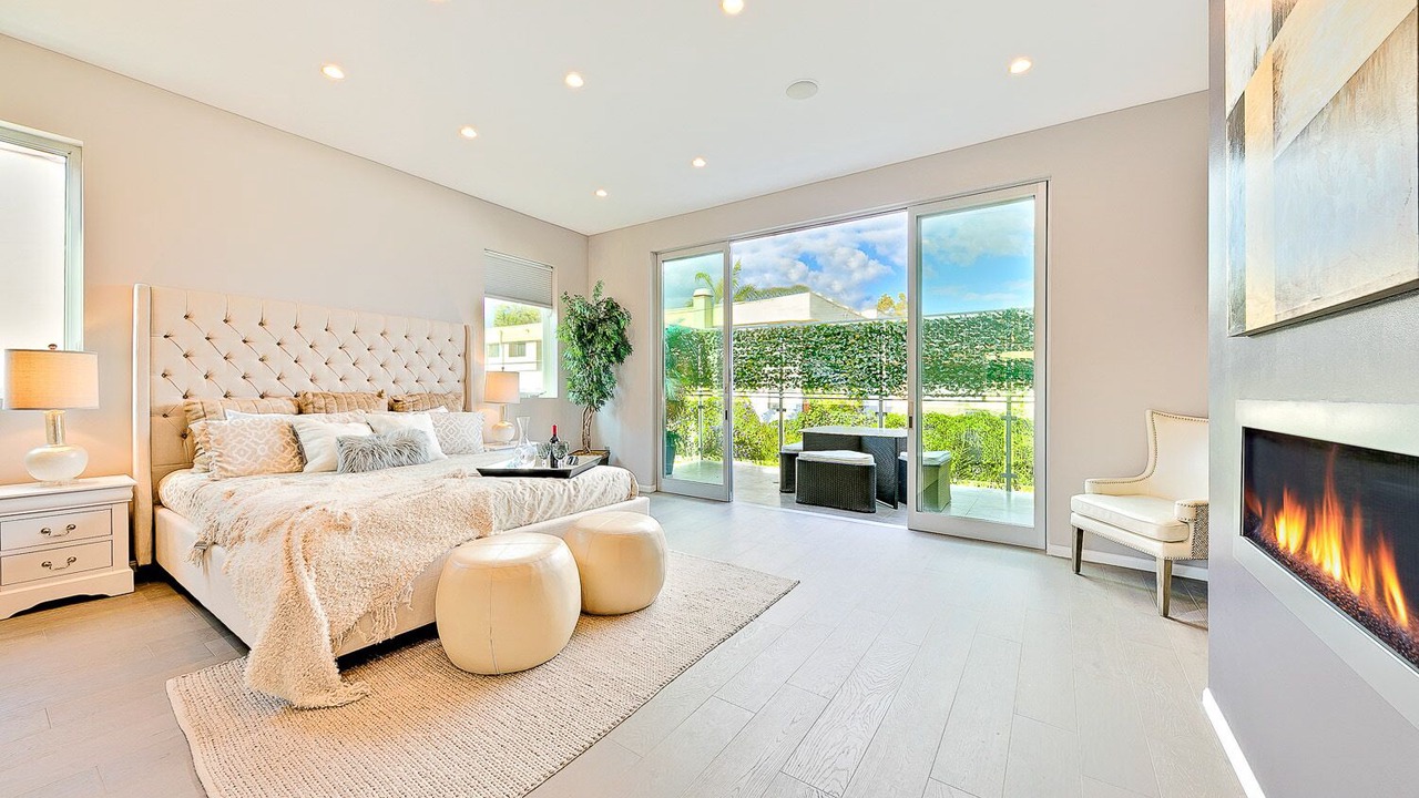 Photo of Bedroom in Beverly Grove