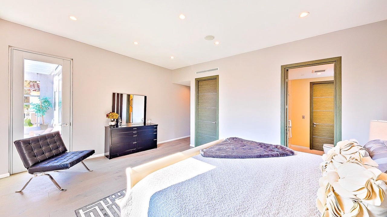 Photo of Bedroom in Beverly Grove