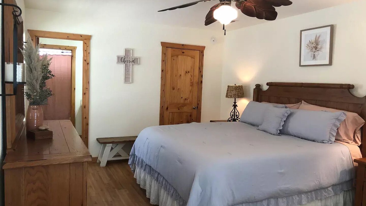 Photo of Bedroom in Harper