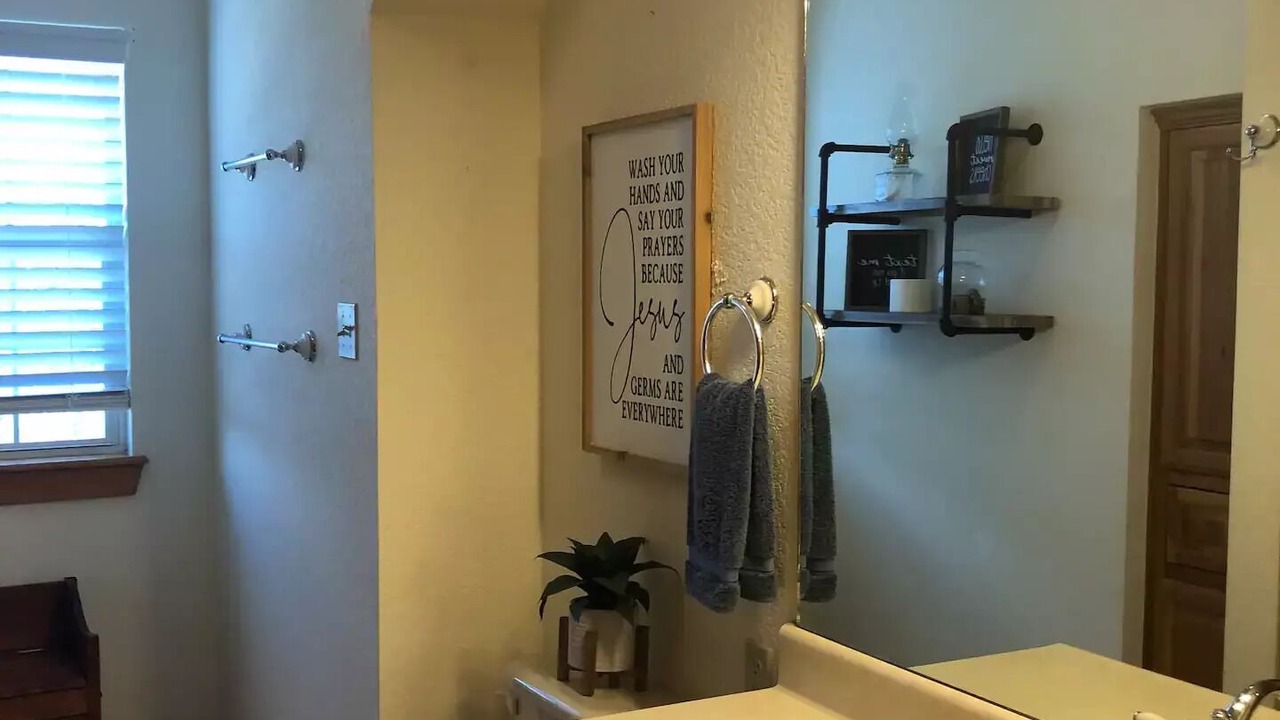 Photo of Bathroom in Harper