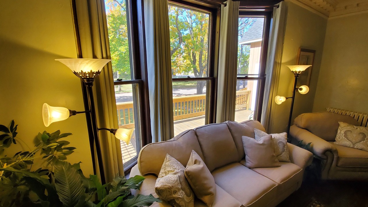 Photo of Livingroom in Laurium